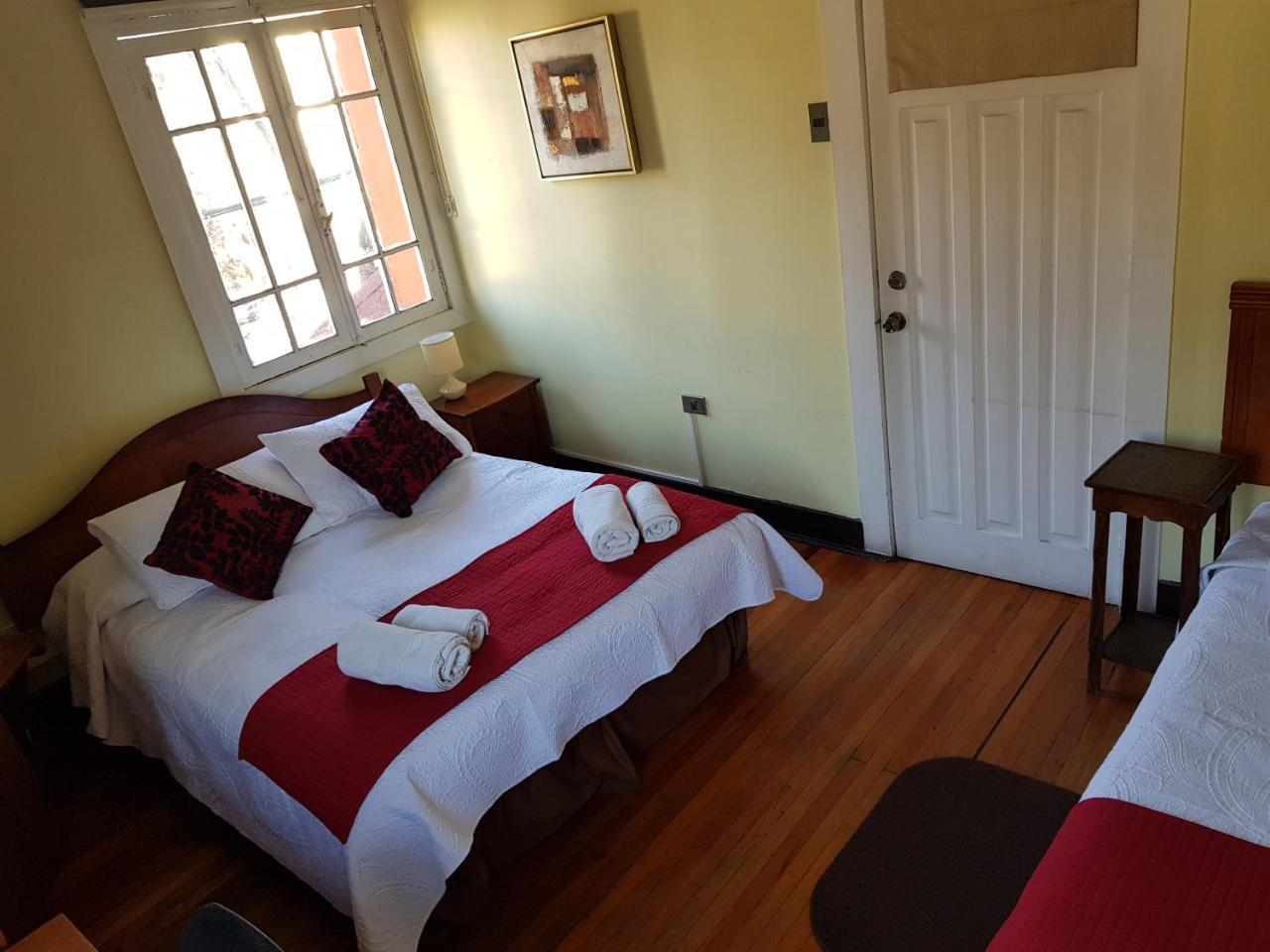 Hotel Almenas Santiago Buitenkant foto