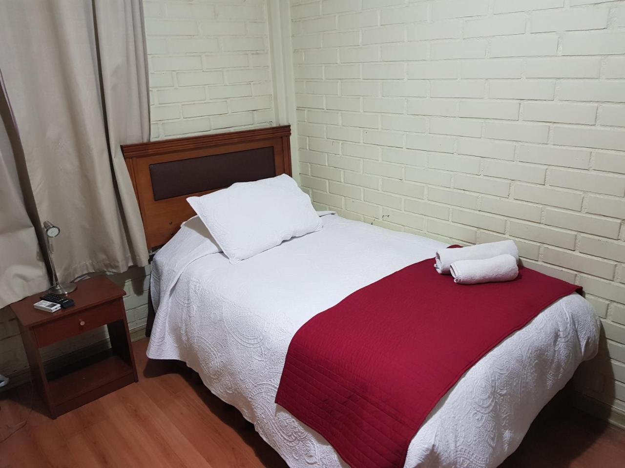 Hotel Almenas Santiago Buitenkant foto